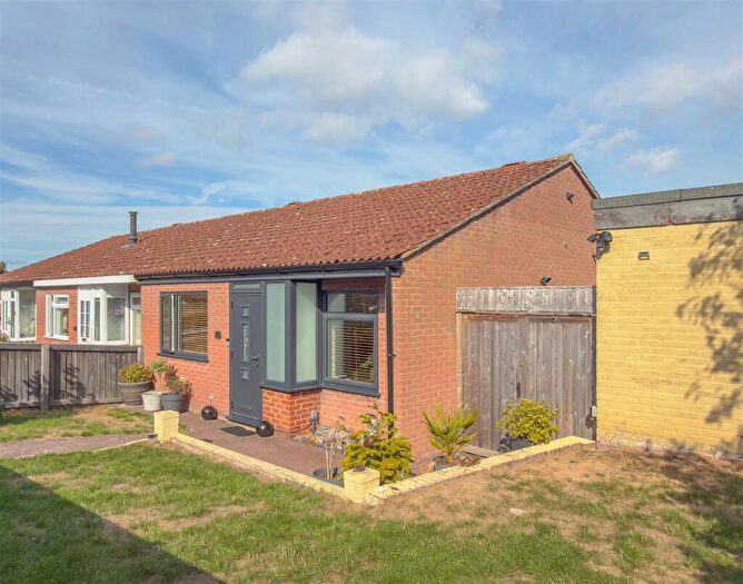 2 Bedroom Bungalow For Sale In Sunderland Close, Bowerhill, Melksham, SN12