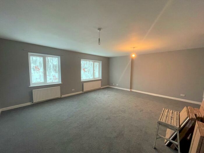 2 Bedroom Maisonette To Rent In High Street, Selsey, Chichester, PO20