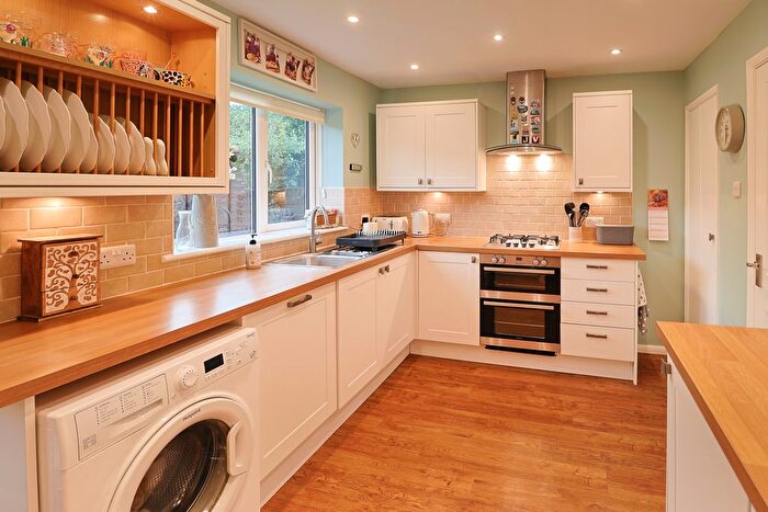 2 Bedroom Terraced House For Sale In Brokes Way, Tunbridge Wells, TN4