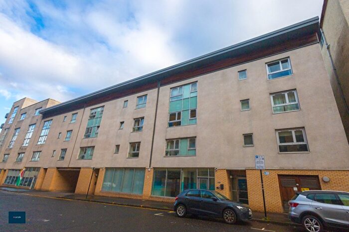 2 Bedroom Flat To Rent In Dunblane Street, Glasgow, G4