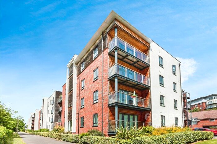 2 Bedroom Flat To Rent In Sinclair Drive, Basingstoke, RG21