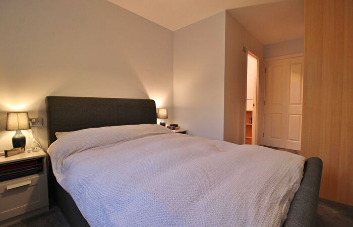 2 Bedroom Flat For Sale In Gisors Road, Southsea, PO4