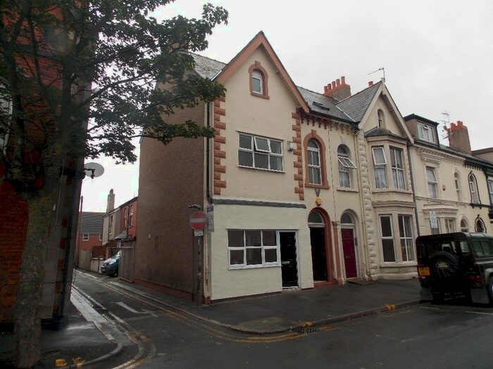 2 Bedroom Flat To Rent In Kinmel Street, Rhyl, LL18