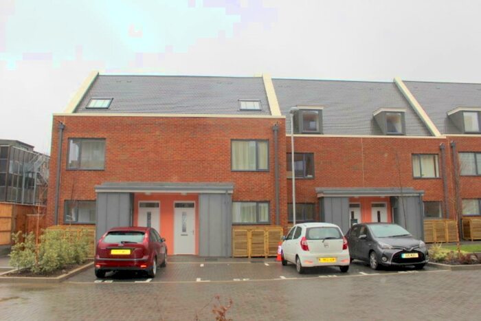 4 Bedroom End Of Terrace House To Rent In Artisan Place, Harrow Weald, Middlesex, HA3