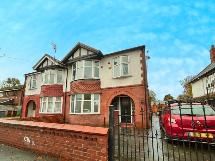 5 Bedroom Semi-Detached House To Rent In Brook Road, Manchester, Greater Manchester, M14