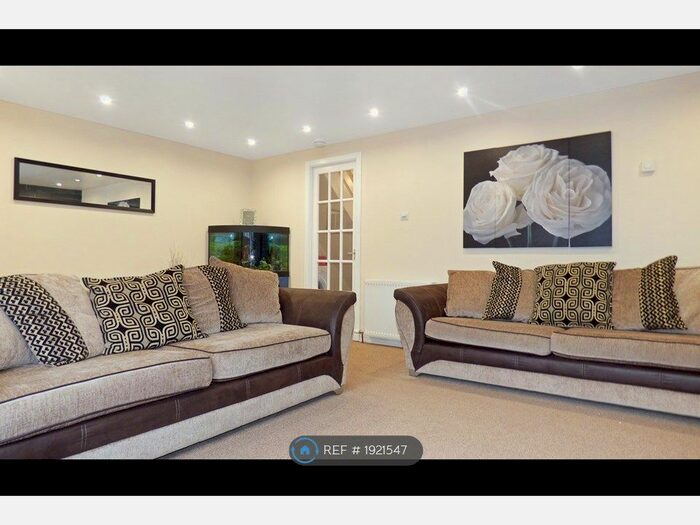 3 Bedroom End Of Terrace House To Rent In Thistle Drive, Portlethen, Aberdeen, AB12