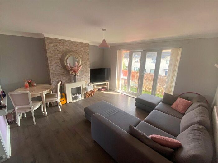 1 Bedroom Flat For Sale In Edenhall Gardens, Clifton, Nottingham, NG11