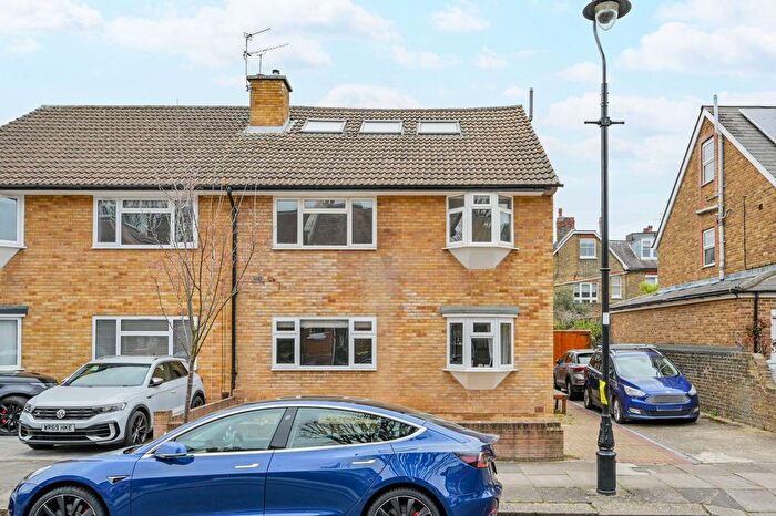 3 Bedroom Maisonette To Rent In Webster Gardens, Ealing Broadway, London, W5