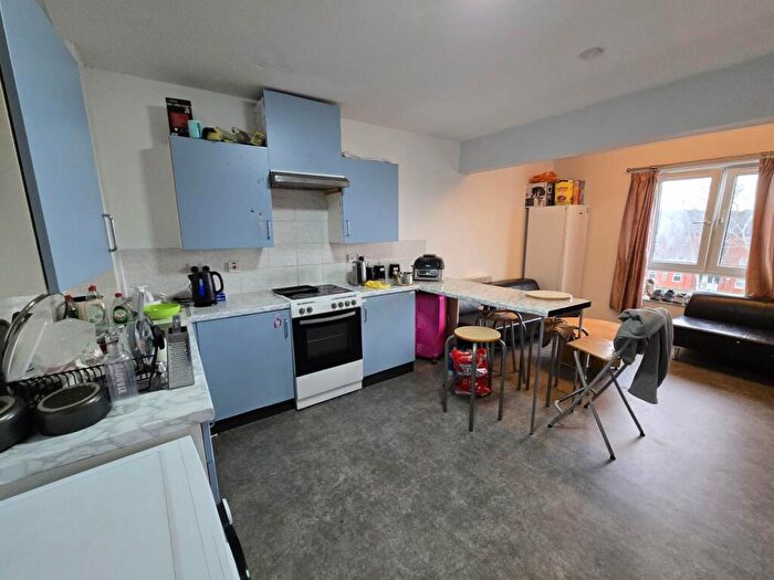 6 Bedroom Flat To Rent In Gwennyth House, Gwennyth Street, Cathays, CF24