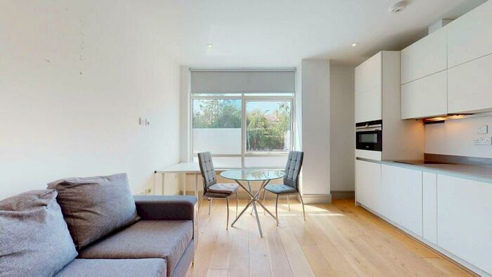 Studio To Rent In Lawrence Road, N15