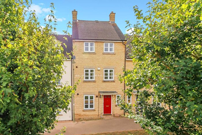 3 Bedroom Terraced House To Rent In Larkspur Grove, Witney, OX28