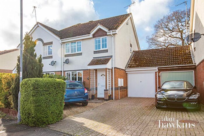 3 Bedroom Semi Detached House For Sale In Victoria Drive, Lyneham, SN15