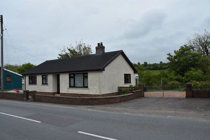 3 Bedroom Detached Bungalow To Rent In Penrhiwllan, Llandysul, SA44