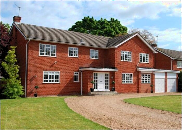 5 Bedroom Detached House For Sale In Court Drive, Maidenhead, SL6