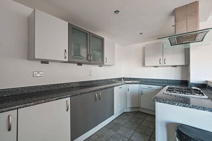 2 Bedroom Flat To Rent In Western Beach Apartments, Docklands, London, E16