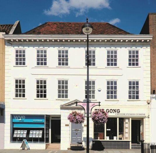 2 Bedroom Flat To Rent In High Street, High Wycombe, HP11