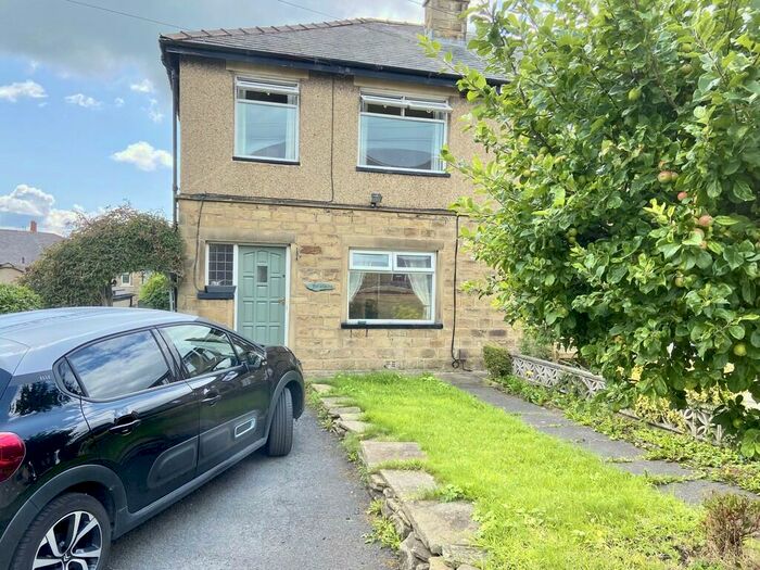 3 Bedroom Town House To Rent In Vale Grove, Silsden, BD20