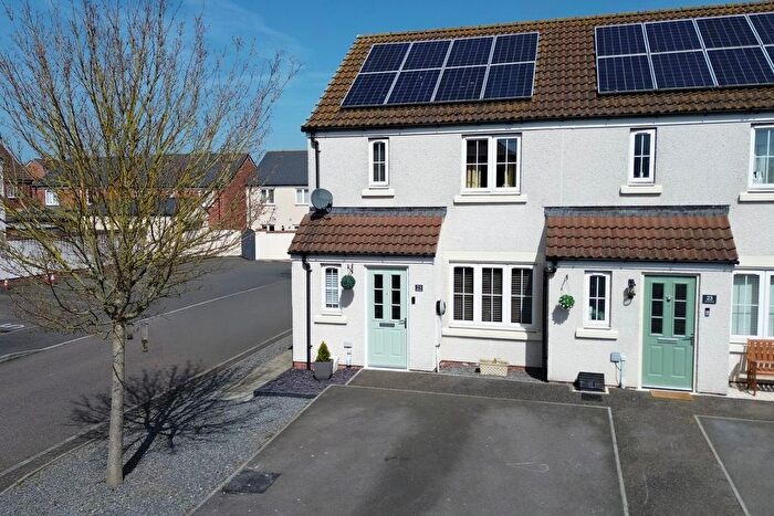 3 Bedroom Semi Detached House For Sale In Bathpool, Taunton, TA2