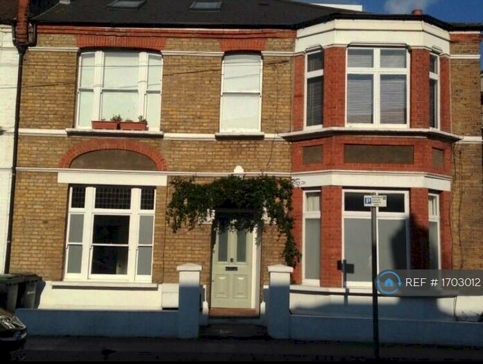3 Bedroom Flat To Rent In Nelgarde Road, London, SE6