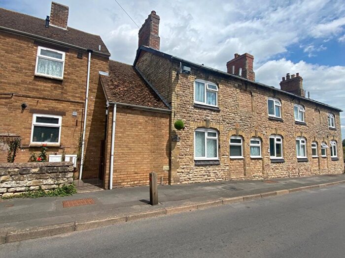 2 Bedroom Cottage For Sale In Spring Cottage, Binswood End, Harbury, CV33