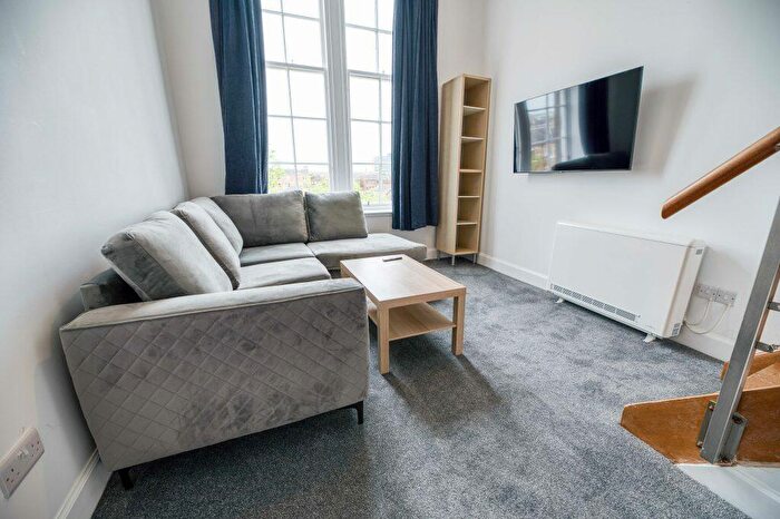 4 Bedroom Flat To Rent In L – St Leonards Crag, Edinburgh, EH8