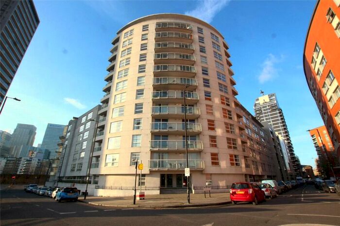 3 Bedroom Apartment To Rent In Blackwall Way, London, E14