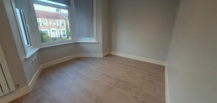 1 Bedroom Flat To Rent In Selborne Road, Ilford, Essex, IG1