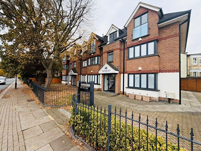 1 Bedroom Flat To Rent In The Ridgeway, EN2