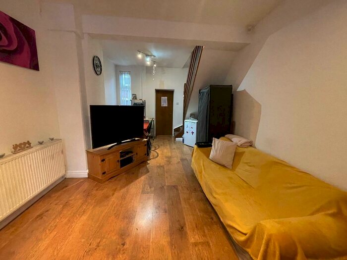 2 Bedroom Detached House To Rent In Fairhaven Street, West Gorton, Manchester, M12