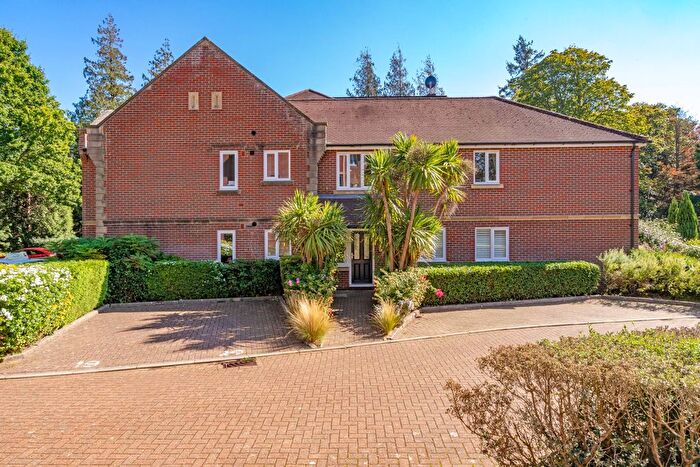 2 Bedroom Flat For Sale In Flat, Tunbridge Wells, TN2