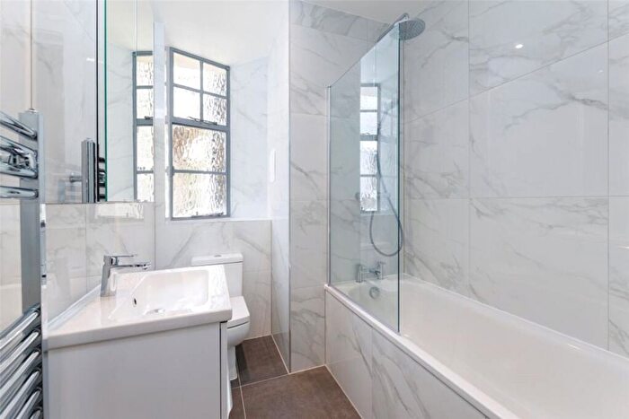 3 Bedroom Flat To Rent In Maida Vale, London, W9