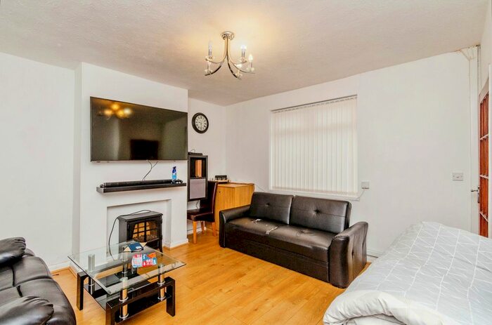 3 Bedroom Terraced House For Sale In Vimy Road, Wednesbury, West Midlands, WS10