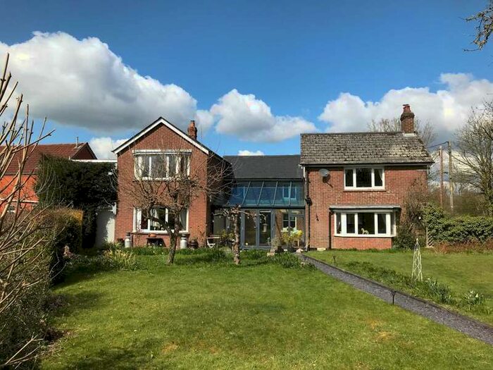 3 Bedroom Detached House For Sale In Mortimers, Woodborough, SN9