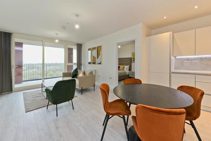 2 Bedroom Flat To Rent In Rosefinch Apartments, Shearwater Drive, London, NW9