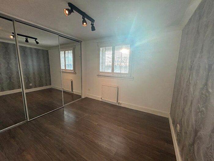 3 Bedroom Flat To Rent In Rosemount Street, Blochairn, Glasgow, G21