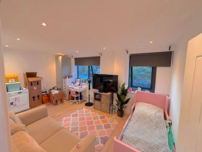 Studio To Rent In Ruislip, HA4