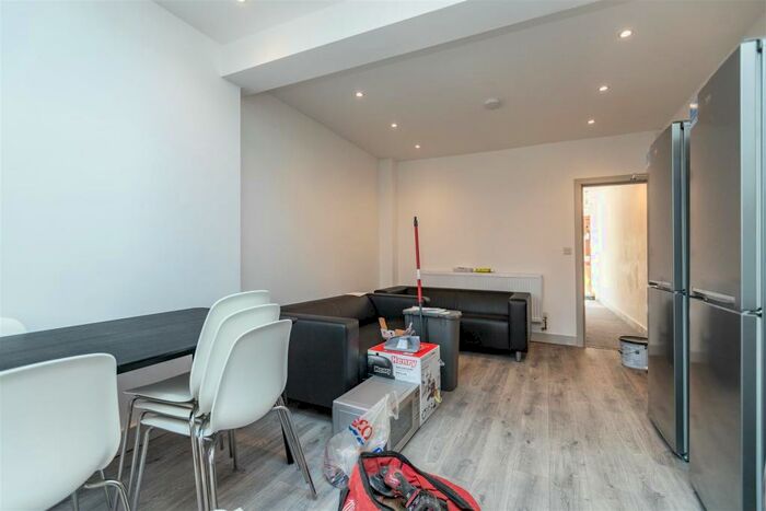 5 Bedroom House To Rent In Hubert Road, Birmingham, B29