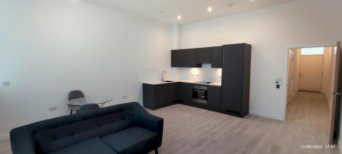 1 Bedroom Flat To Rent In Carnation Gardens, Hayes, UB3