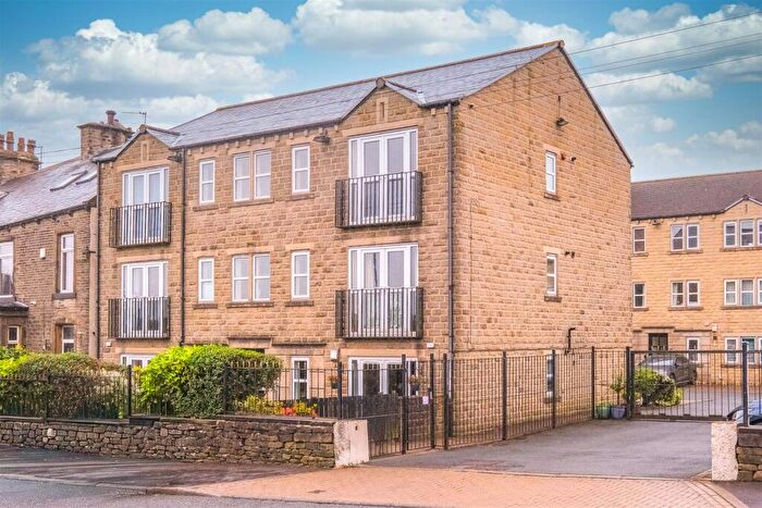 2 Bedroom Apartment For Sale In Delph Brow, Skircoat Moor Road, Halifax, HX3