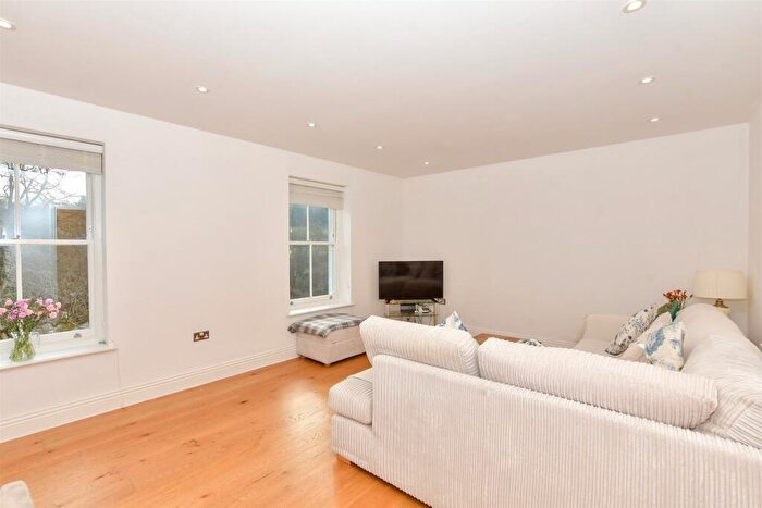 2 Bedroom Flat For Sale In Alkham Road, Temple Ewell, Dover, Kent, CT16