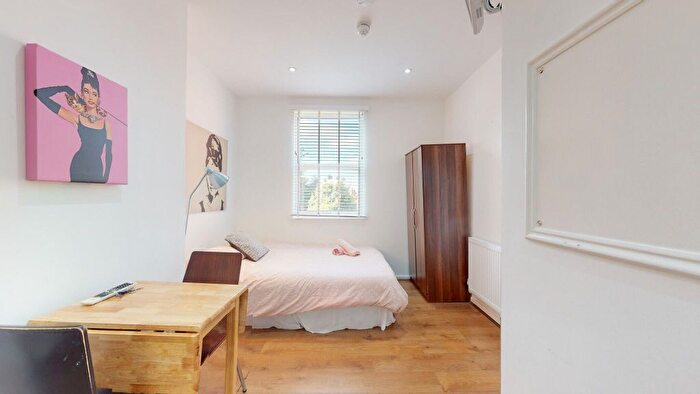 Studio To Rent In Blenheim Gardens, London, NW2