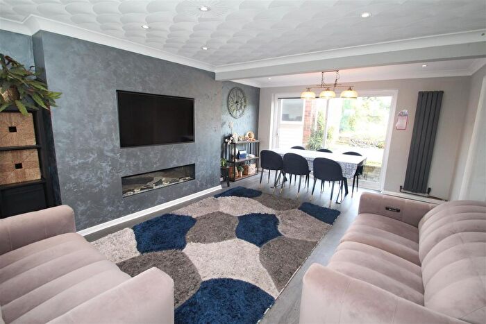 3 Bedroom Property To Rent In Barnfield, Hemel Hempstead, HP3