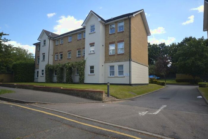 1 Bedroom Flat To Rent In Lodden Lodge, Devonshire Avenue, Sutton, SM2