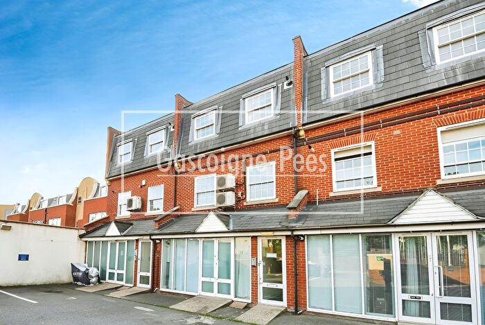 1 Bedroom Flat To Rent In Flat Jupiter Court, Surbiton, KT5