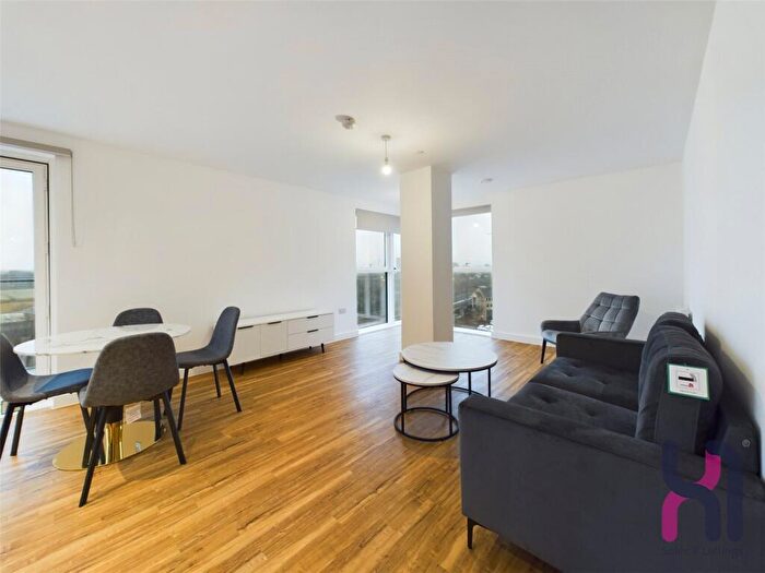 3 Bedroom Flat To Rent In Manchester Waters, Pomona Strand, Old Trafford, M16