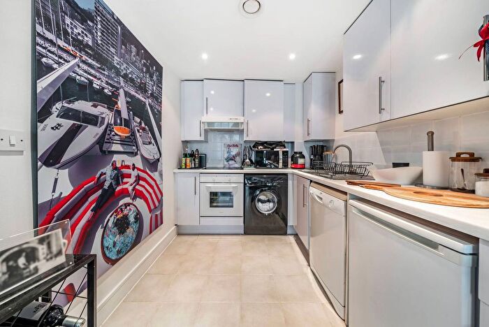 1 Bedroom Flat To Rent In Chelsea Bridge Wharf, Battersea, Battersea Park, London, SW11