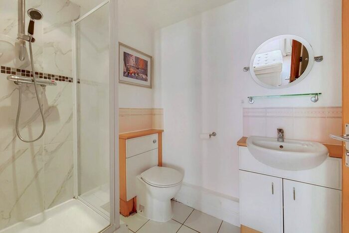 2 Bedroom Flat To Rent In Primrose Place, Isleworth, TW7