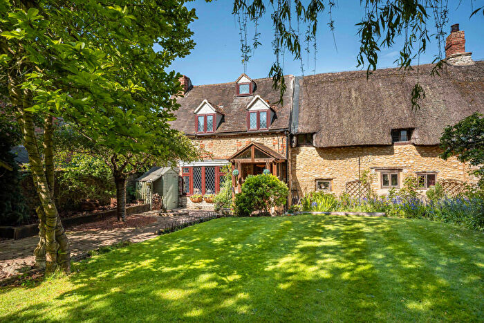 4 Bedroom Semi-Detached House For Sale In Wootton Village, Boars Hill, OX1