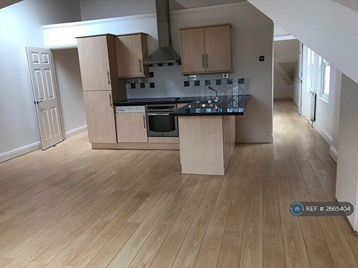 1 Bedroom Penthouse To Rent In Queens Road, Essex, IG9