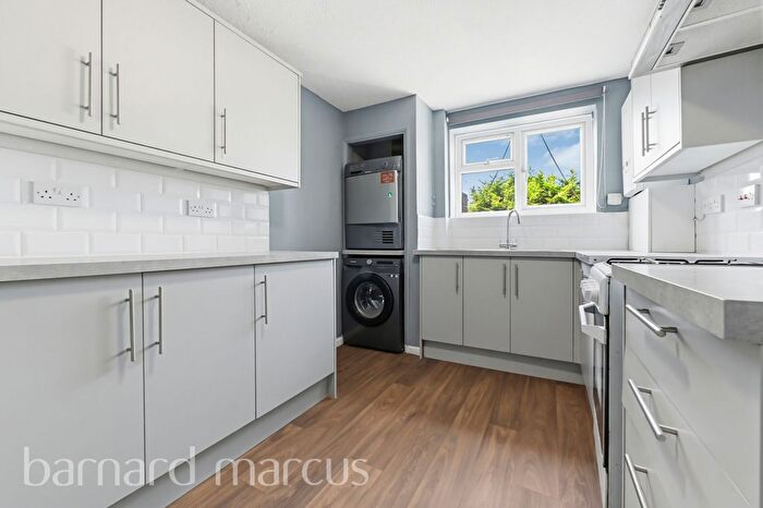 2 Bedroom Flat To Rent In Central Parade, Feltham, TW14